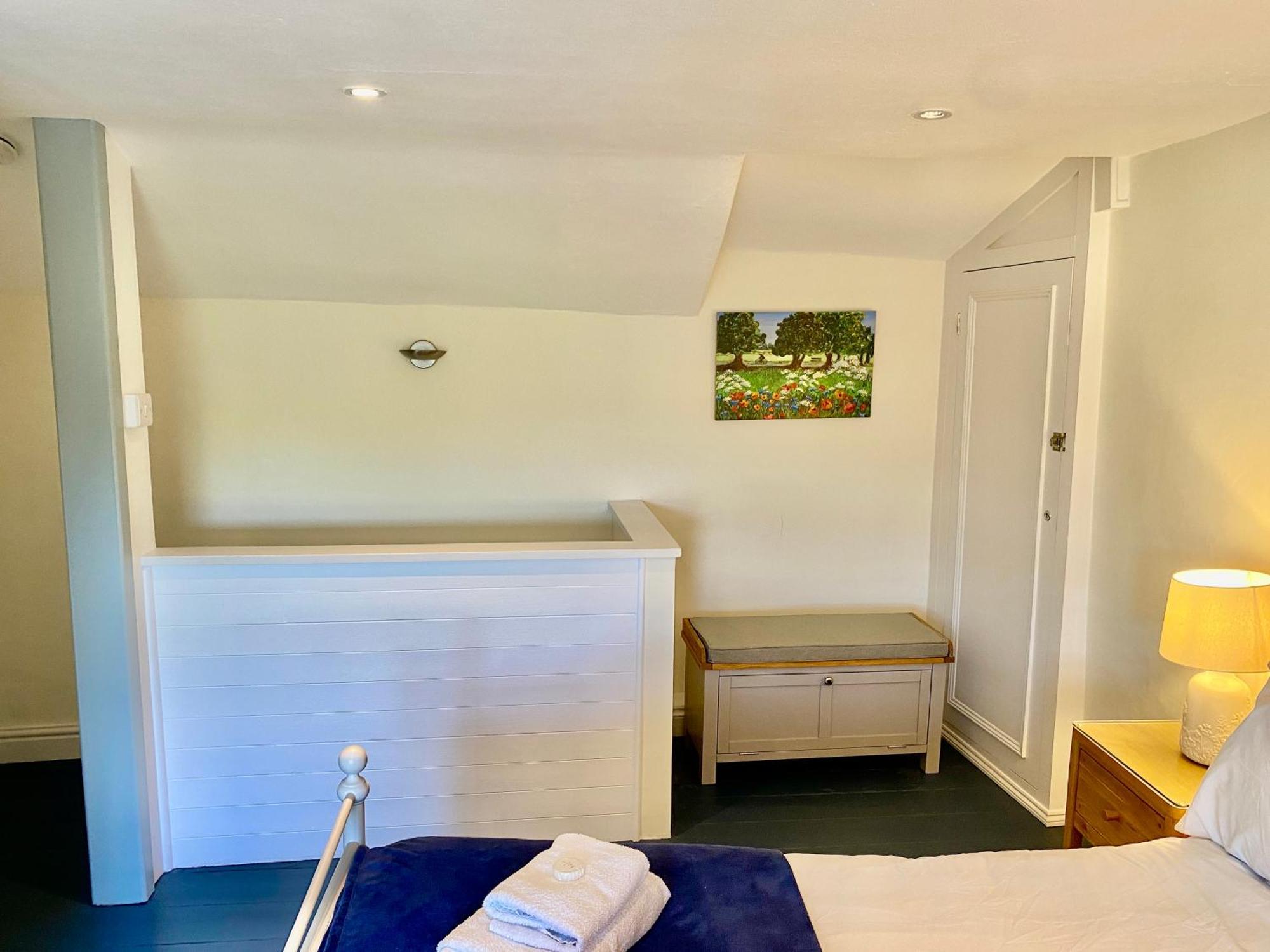 Froglets Apartment Tregoney Екстериор снимка